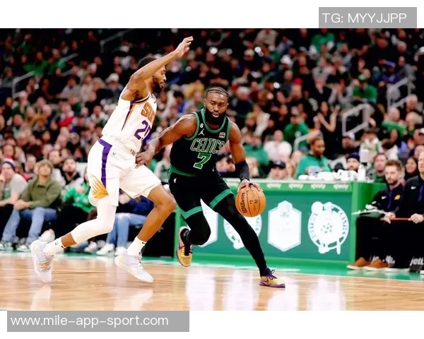 明天绿军对决热火杰伦布朗与豪泽复出助力球队争胜 明天绿军对决热火杰伦布朗与豪泽复出助力球队争胜